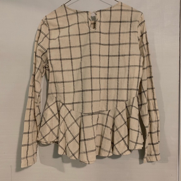 🎉HP🎉 Peplum Top - Picture 2 of 4